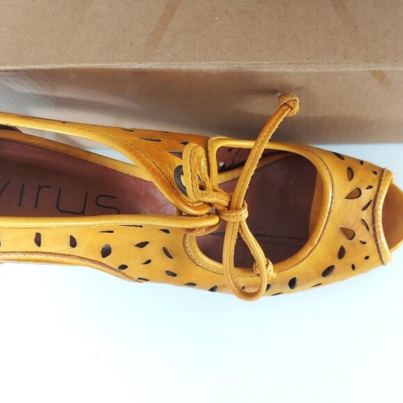 Virus Mustard Leather Platform Open-Toe Shoes - Size 39 (US 8.5) - Picture 4 of 6
